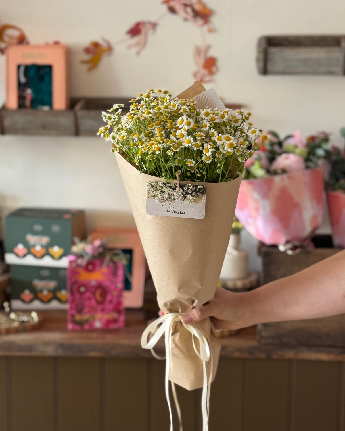 The Flora Bar Market Bunch - Chamomile