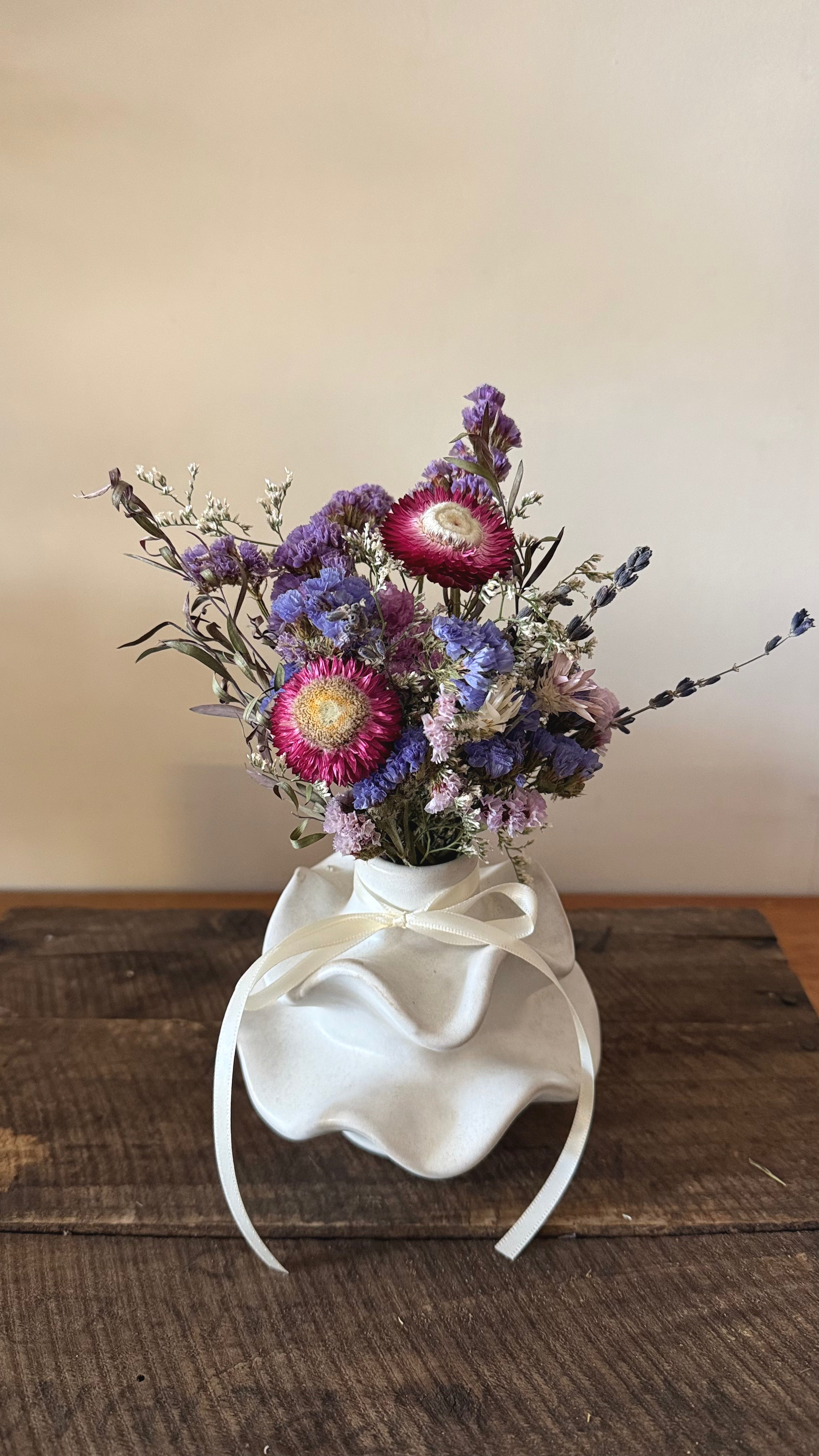DRIED FLOWER VASE ❘ Mini White Ruffle