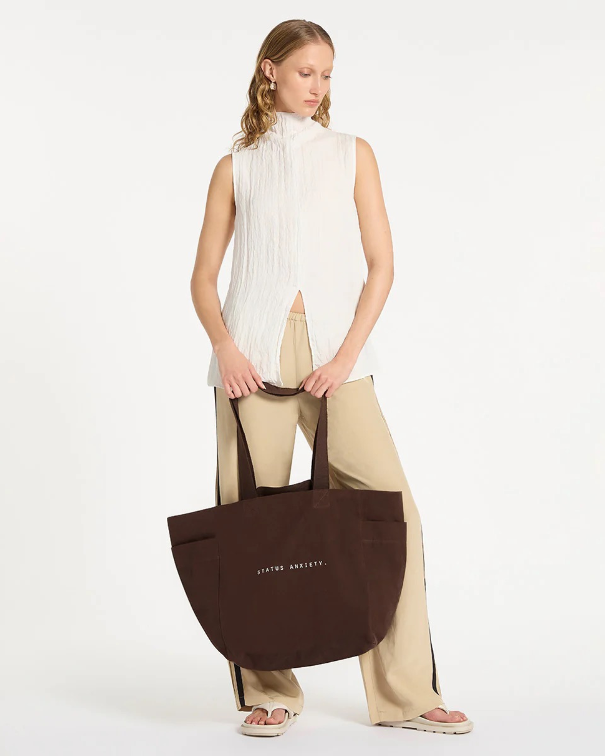 Status Anxiety Knees Deep Bag - Bark