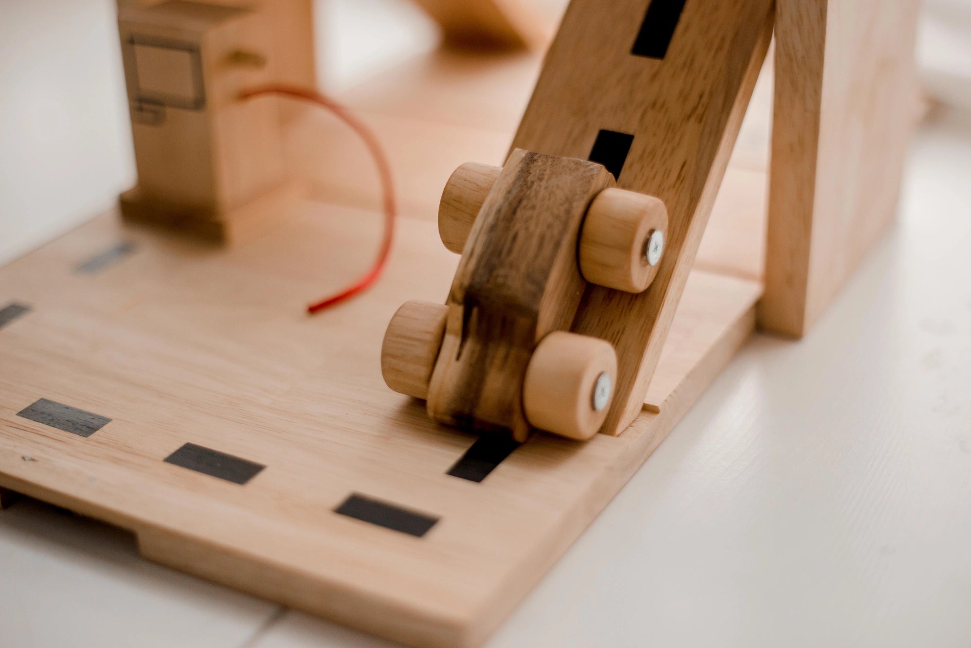 Qtoys Wooden Portable Car Set with Carry Handle