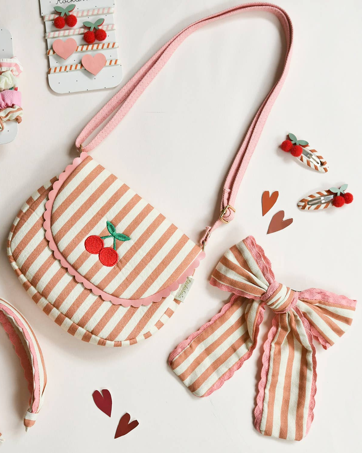 Stripy Scallop Long Bow Clip