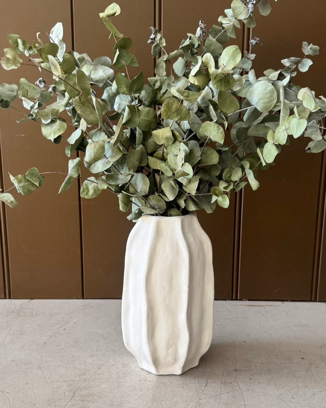 DRIED FLOWER VASE ❘ Rippled White &amp; Gum