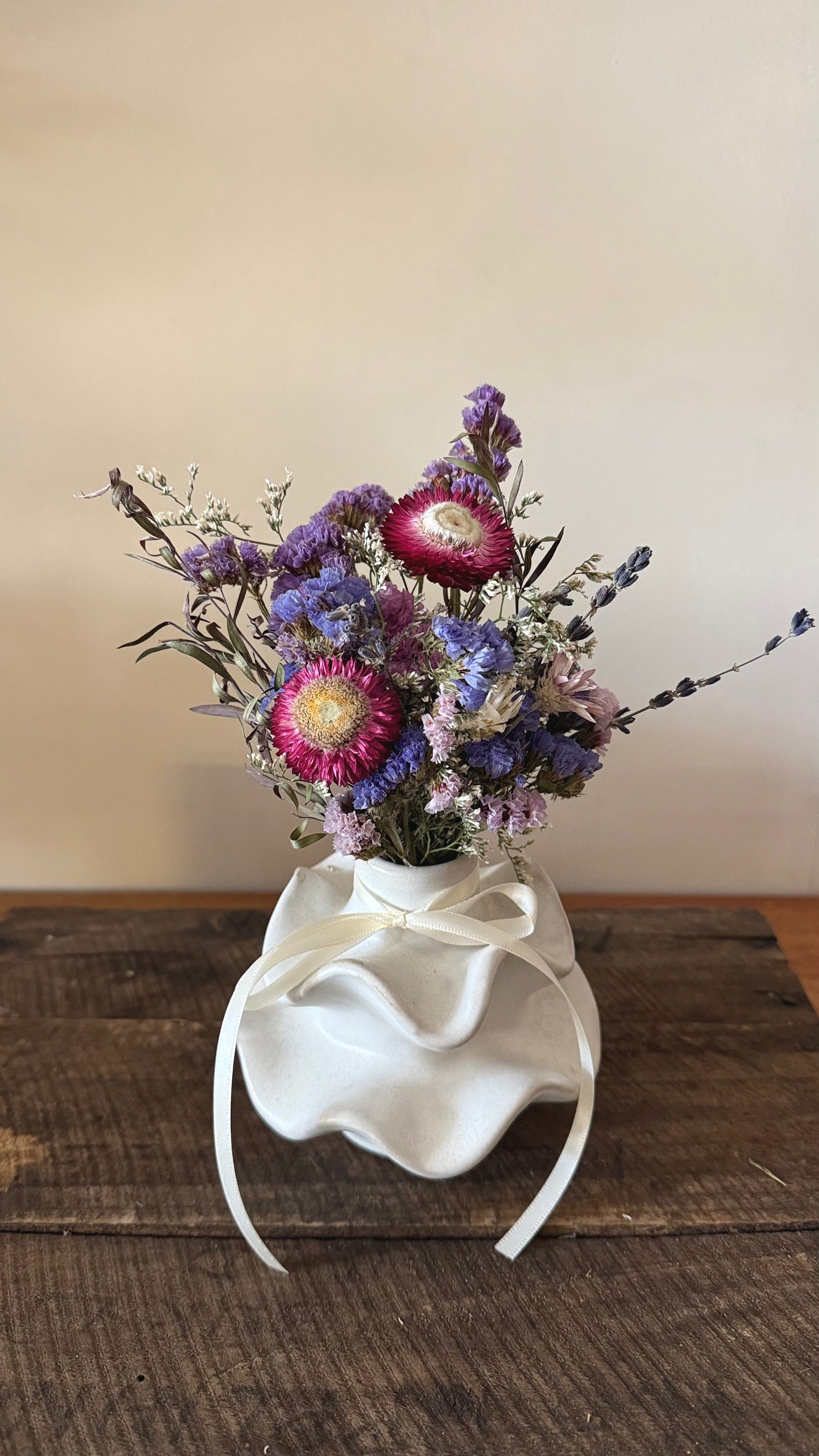 DRIED FLOWER VASE ❘ Mini White Ruffle