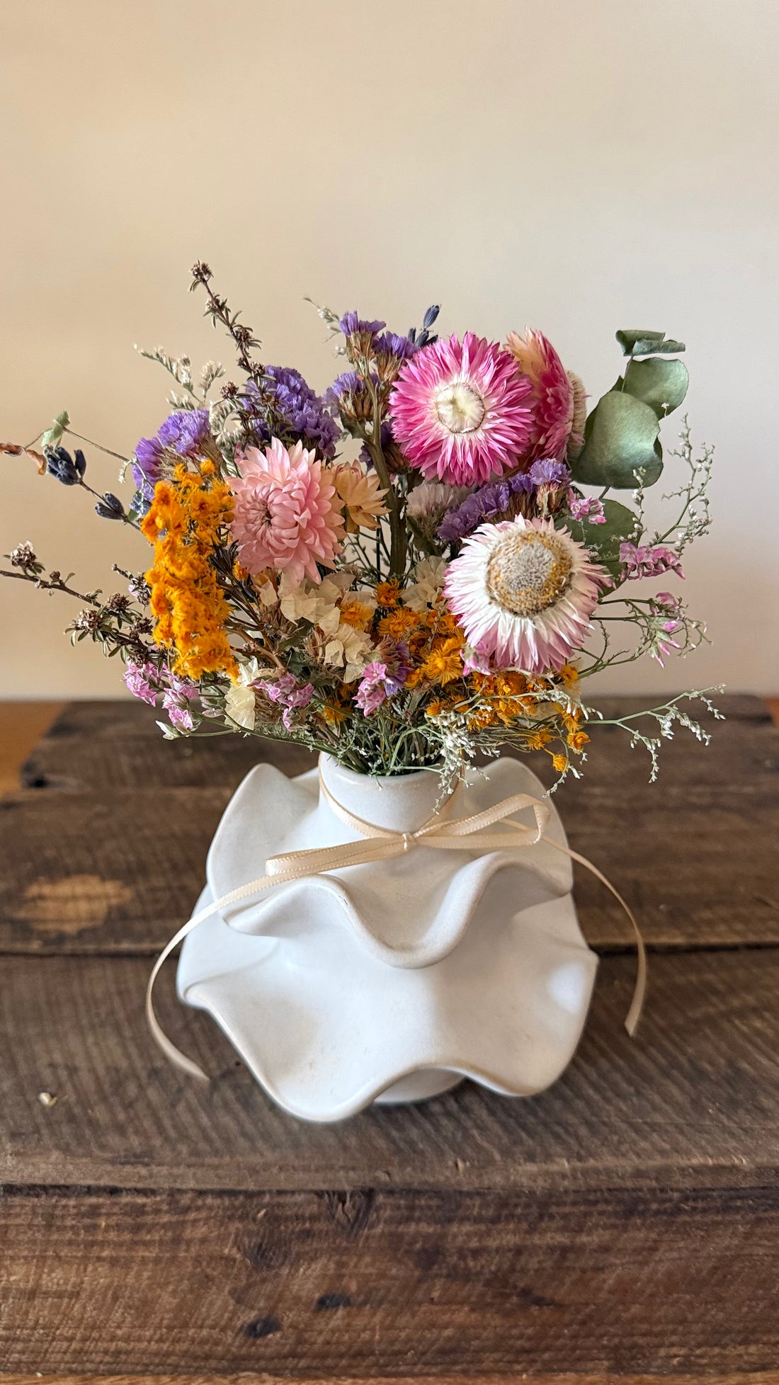 DRIED FLOWER VASE ❘ Mini White Ruffle