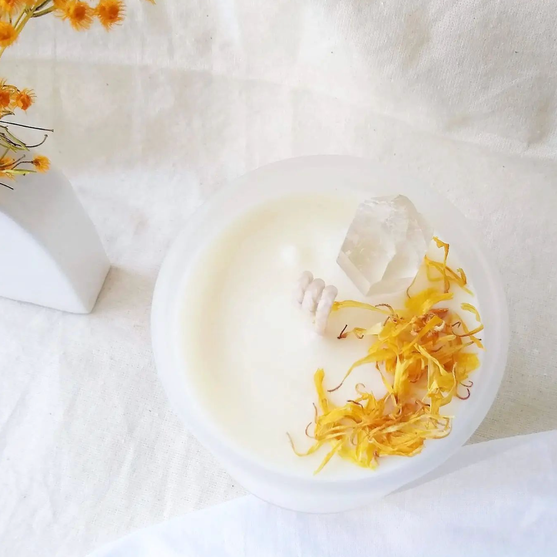 Crystal Candle - Sea Salt Caramel with Clear Quartz (Inspiration + Positivity)