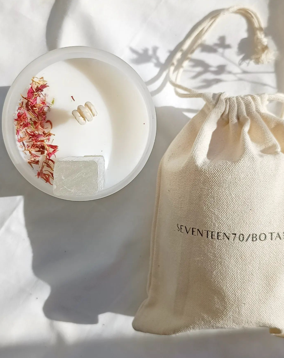 Crystal Candle - Kakadu Plum with Selenite (Peace &amp; Calm) - Seventeen70 Candles