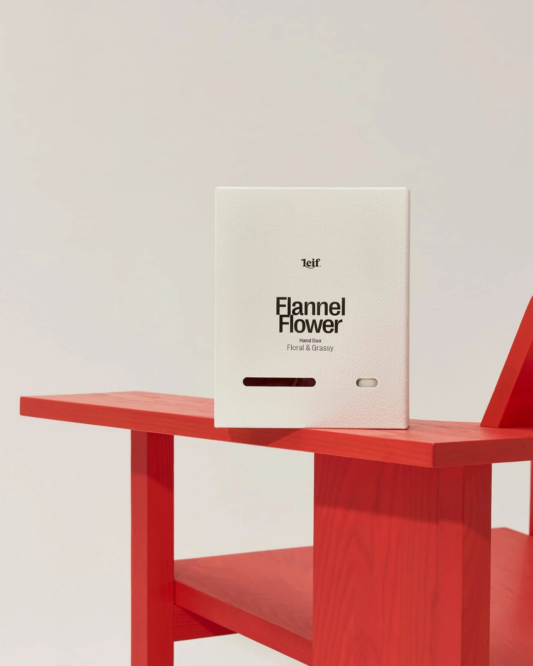 Flannel Flower Hand Duo (Sml) by Leif