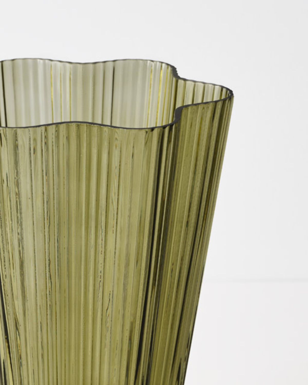 Green Vase Ripple Ruffle