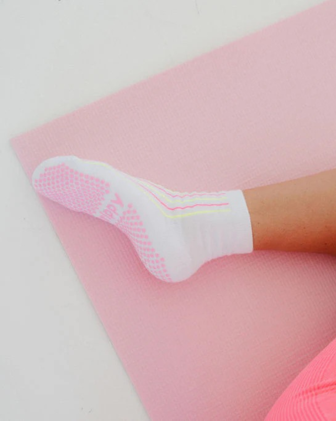 Pilates Grippy Socks - Neon Lights (Orange + Yellow) 