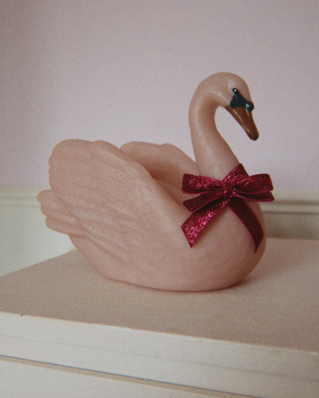 Swan Lamp - Pink by Konges Sløjd