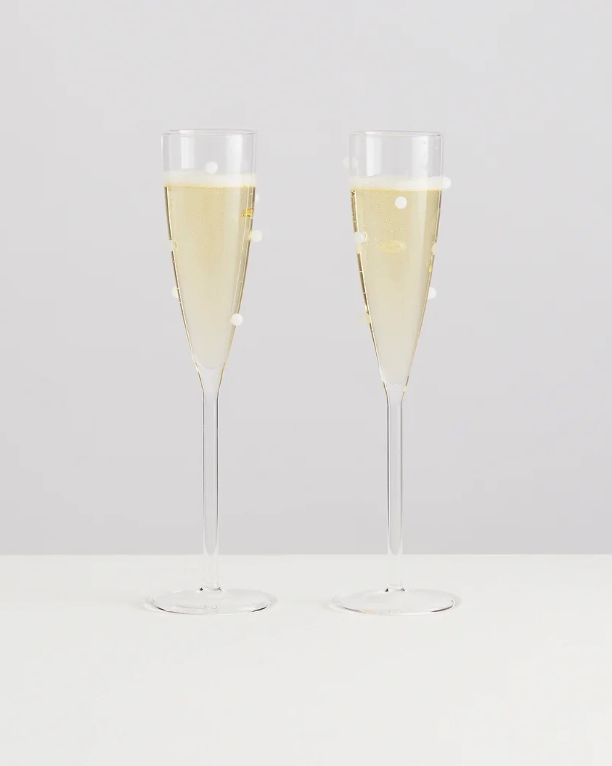 MAISON BALZAC ❘ 2 Pomponette Flutes - Clear &amp; White