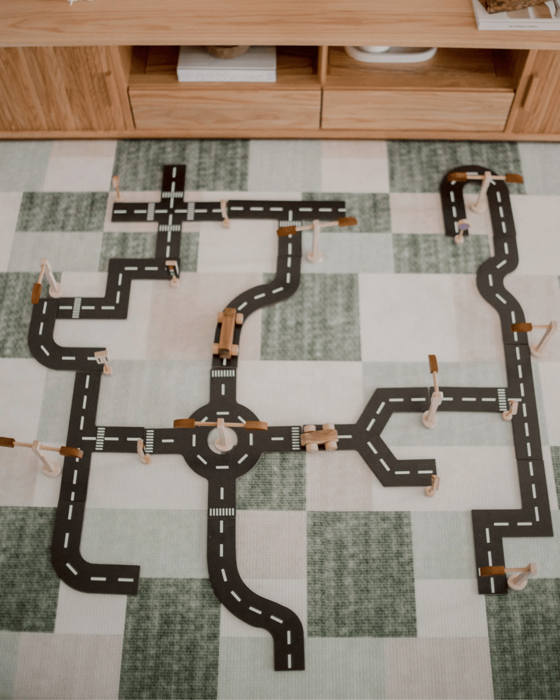Road Play Set by Qtoys
