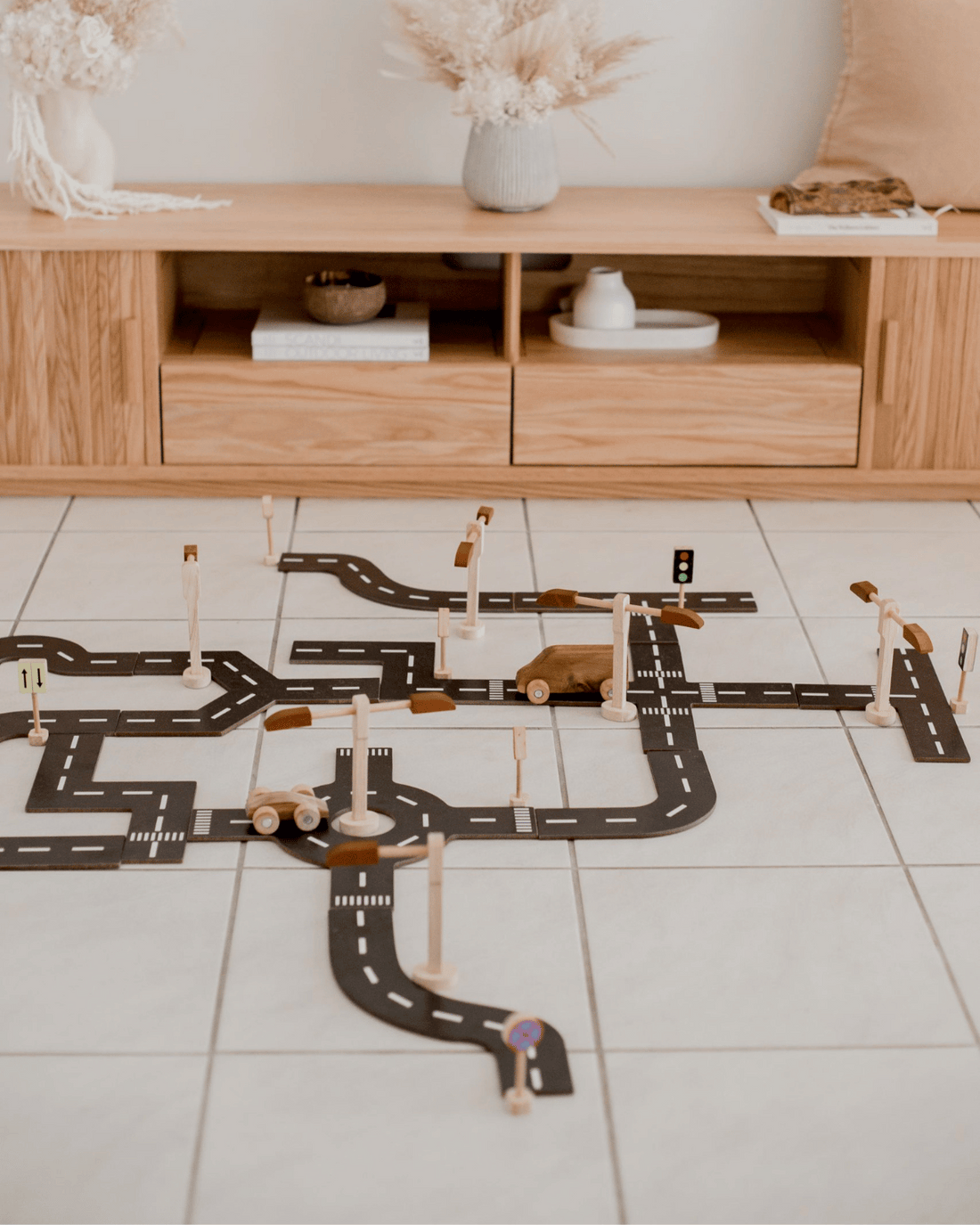 Road Play Set by Qtoys