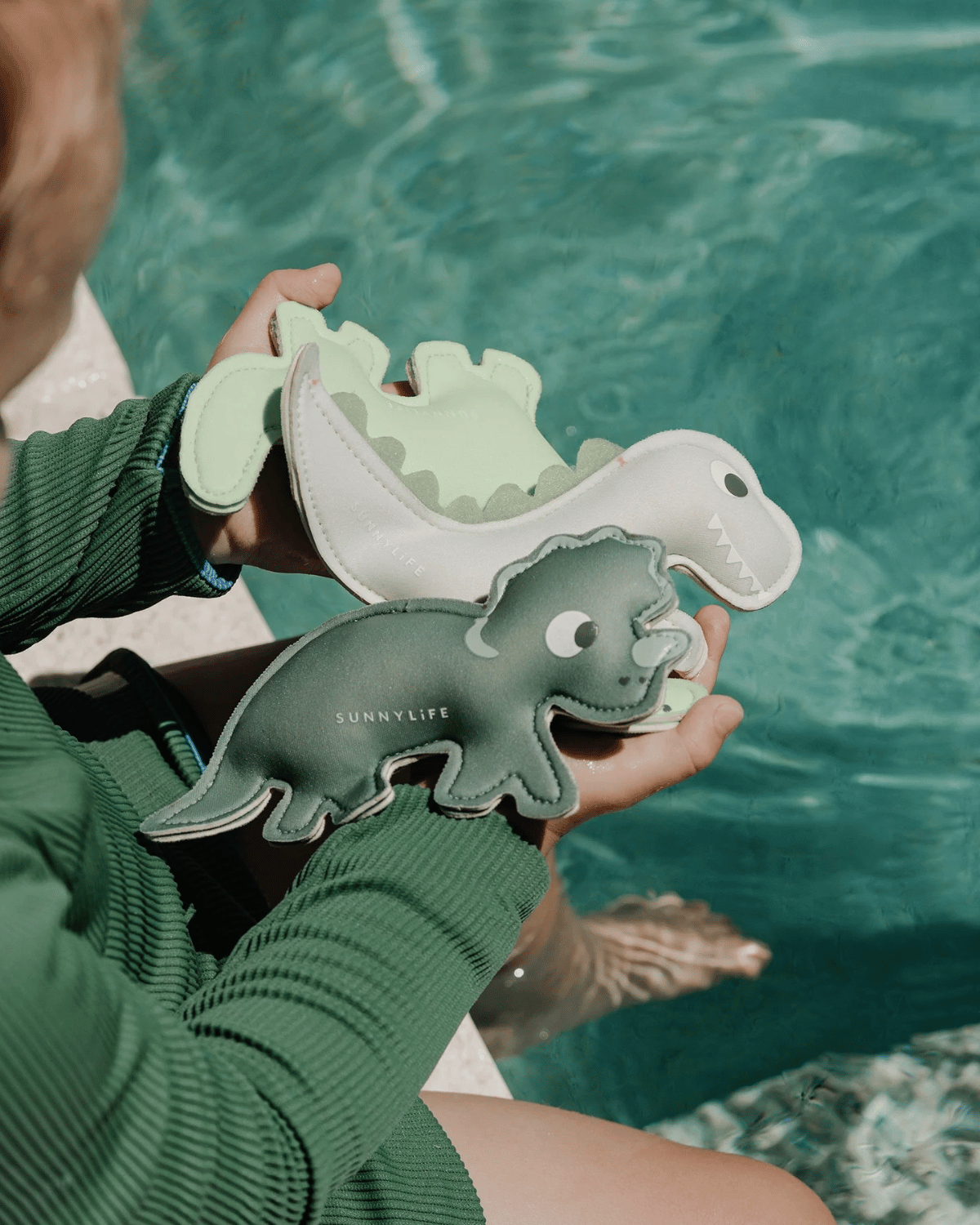 Dive buddies - Dino by SUNNYLiFE 🦖
