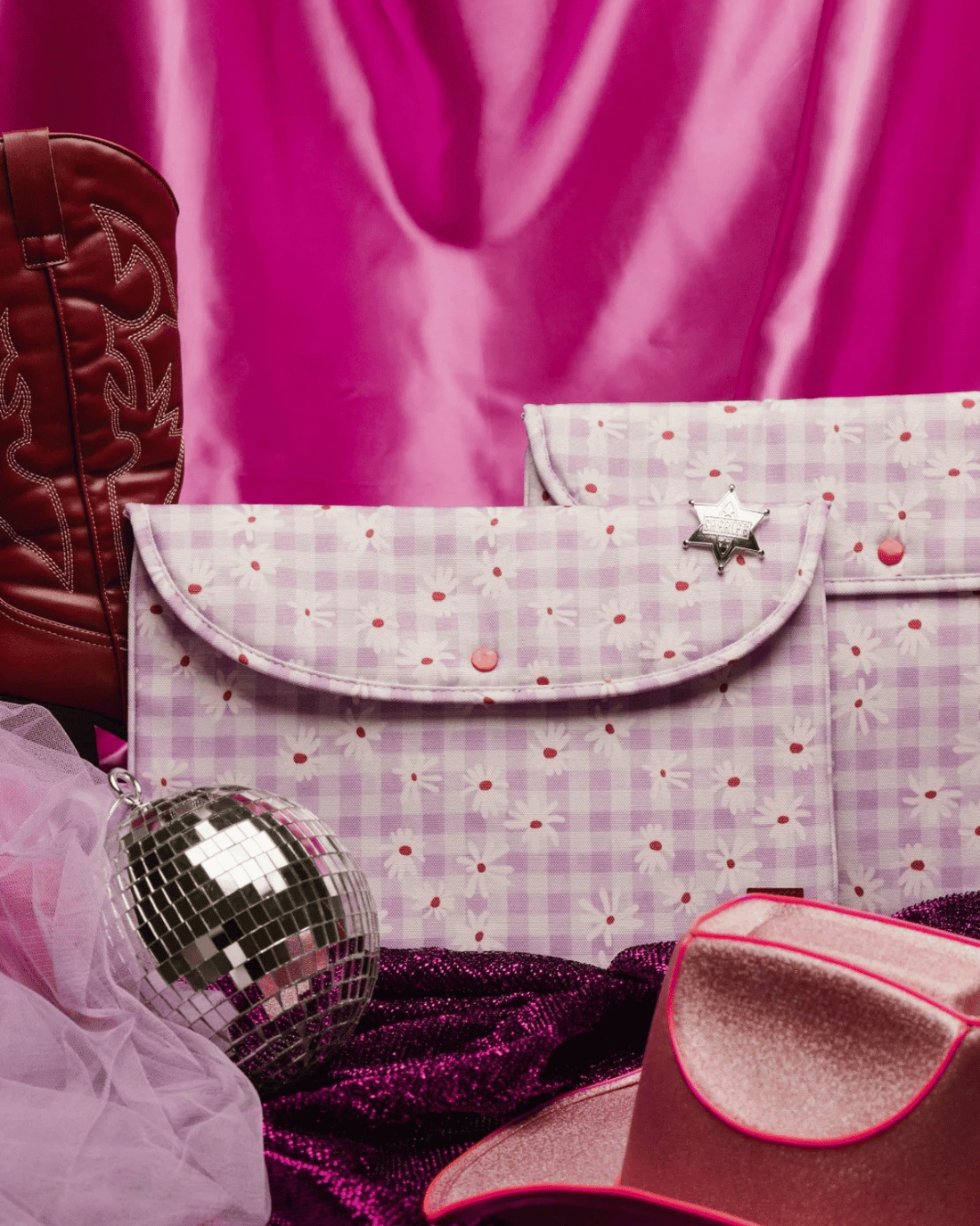 Daisy Fields 14 inch laptop case by The Somewhere Co ✨