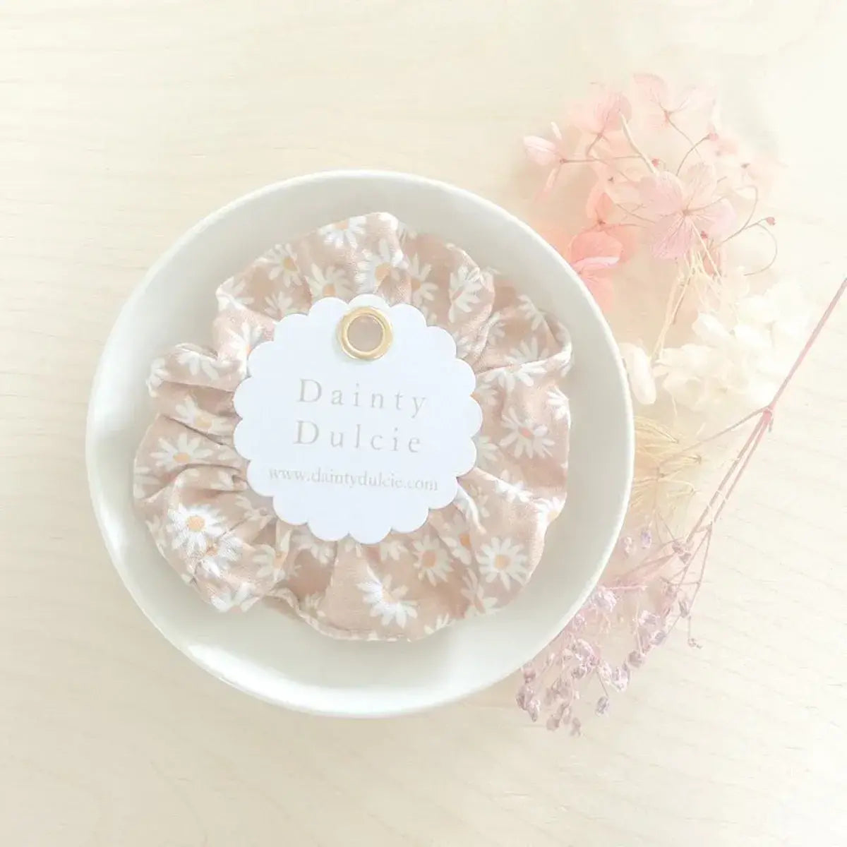 Mini Scrunchie by Dainty Dulcie - Marguerite Daisy 
