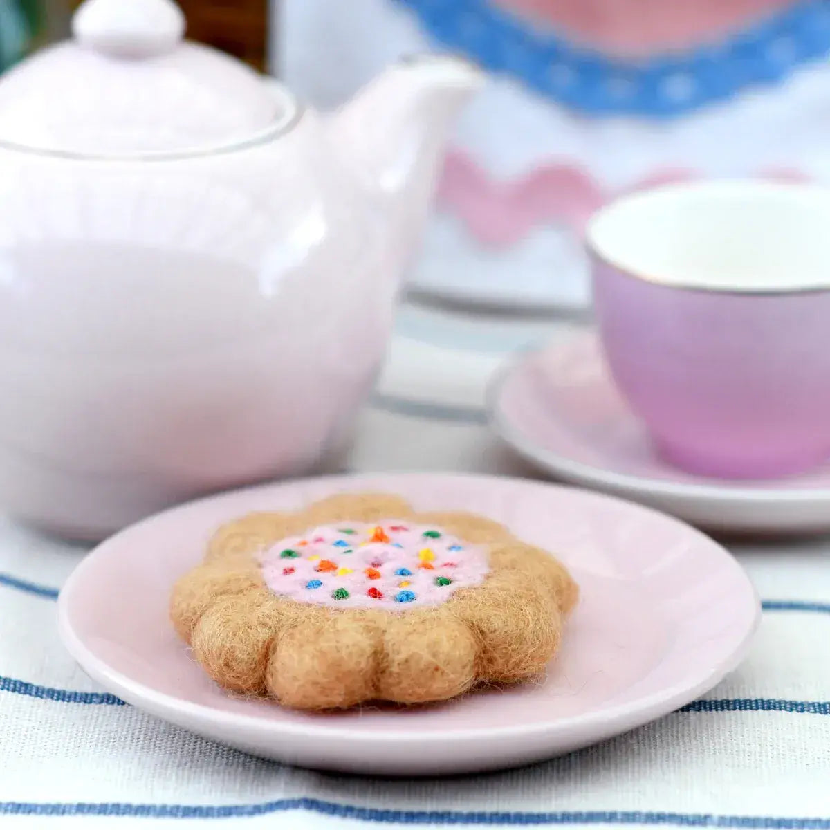 Felt 100s and 1000s Biscuit for pretend kitchen play by Tara Treasures